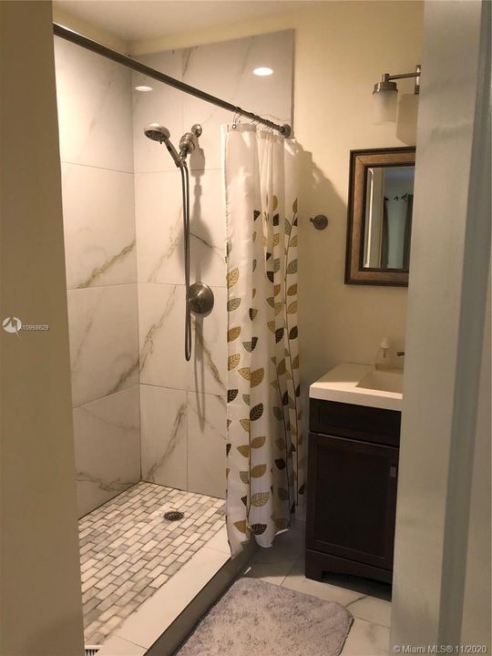 Недавно продано: $315,000 (3 спален, 3 ванн, 1896 Квадратных фут)