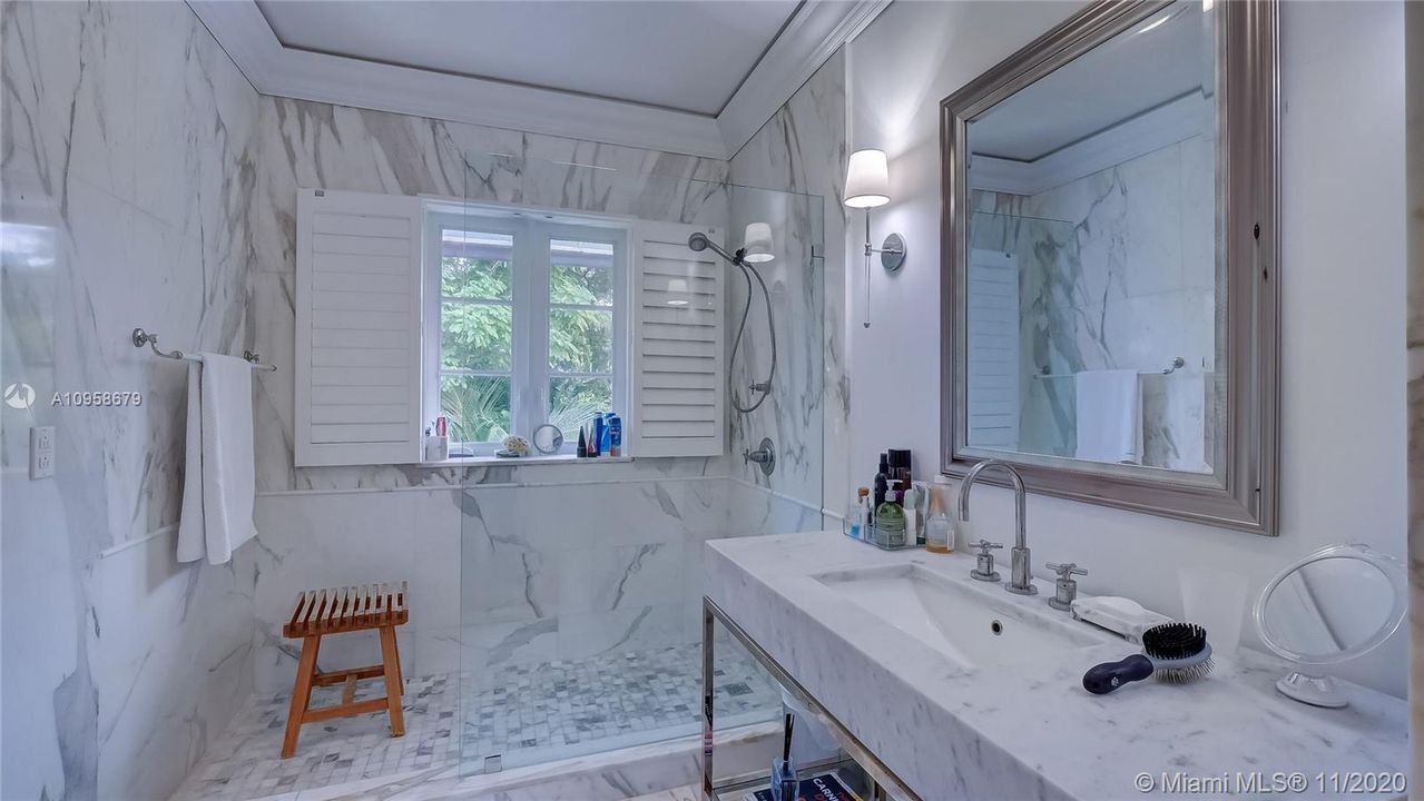2ND BATHROOM