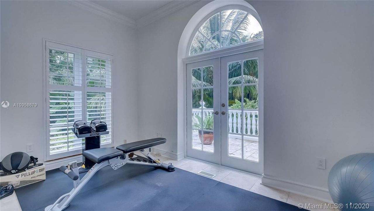 SMALL BEDROOM