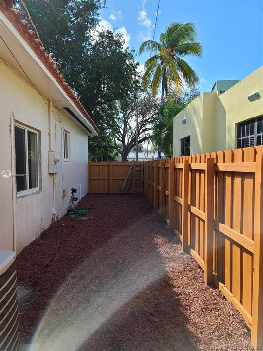 Recently Sold: $669,000 (2 beds, 2 baths, 2018 Square Feet)