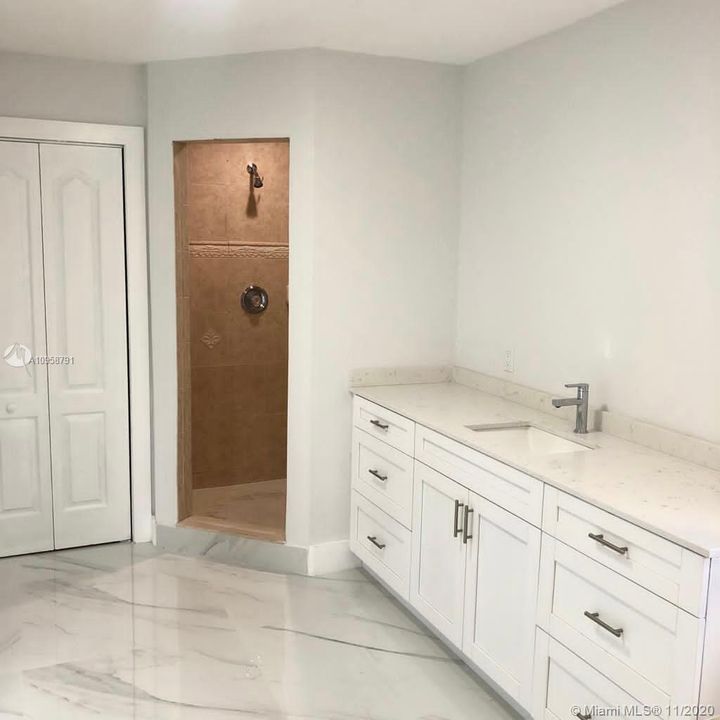 Recently Sold: $455,000 (4 beds, 2 baths, 2346 Square Feet)