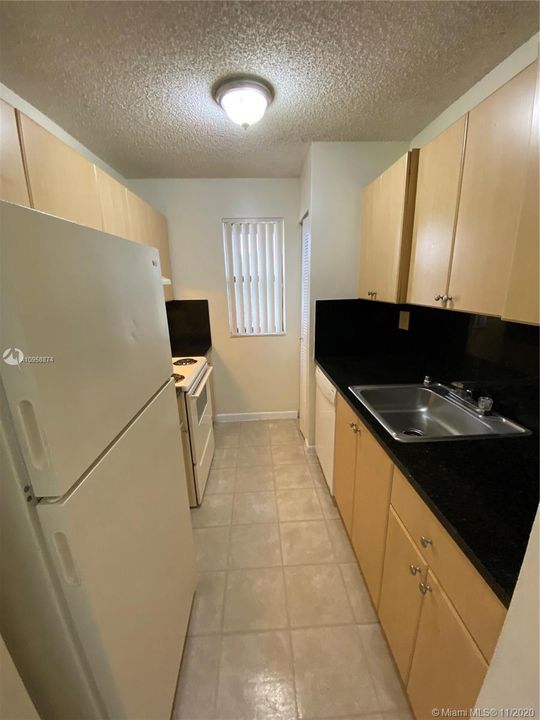 Recently Rented: $1,200 (1 beds, 1 baths, 678 Square Feet)
