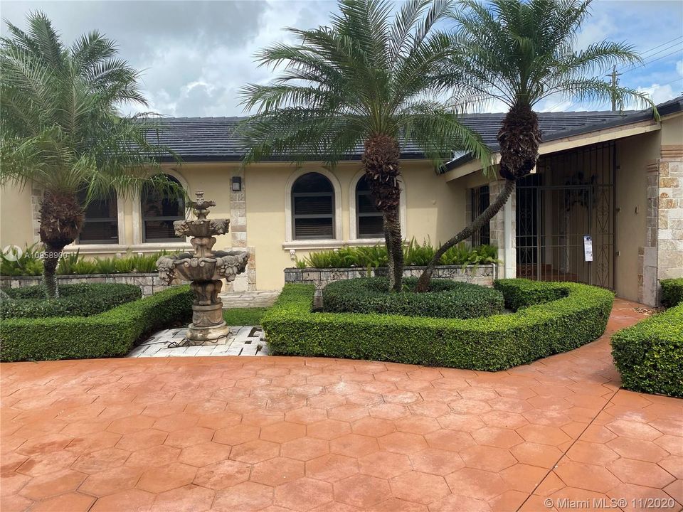 Vendido Recientemente: $620,000 (4 camas, 2 baños, 2726 Pies cuadrados)