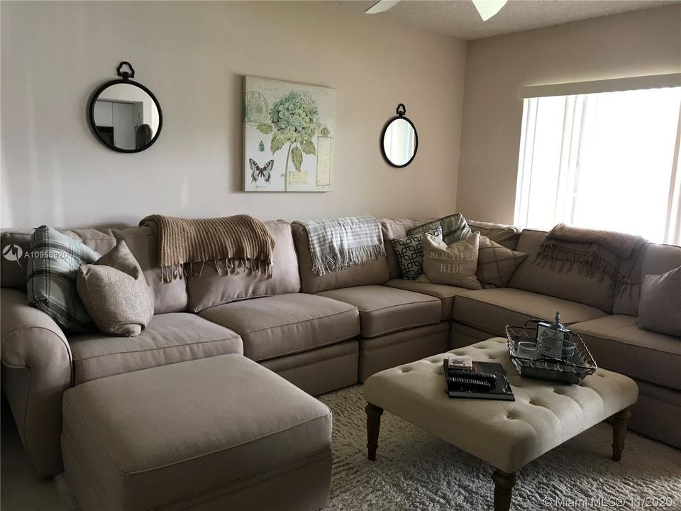 Recently Rented: $1,450 (1 beds, 1 baths, 867 Square Feet)