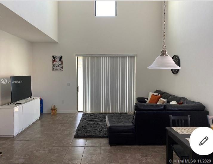 Recently Sold: $290,000 (4 beds, 2 baths, 2576 Square Feet)