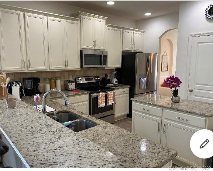 Recently Sold: $290,000 (4 beds, 2 baths, 2576 Square Feet)