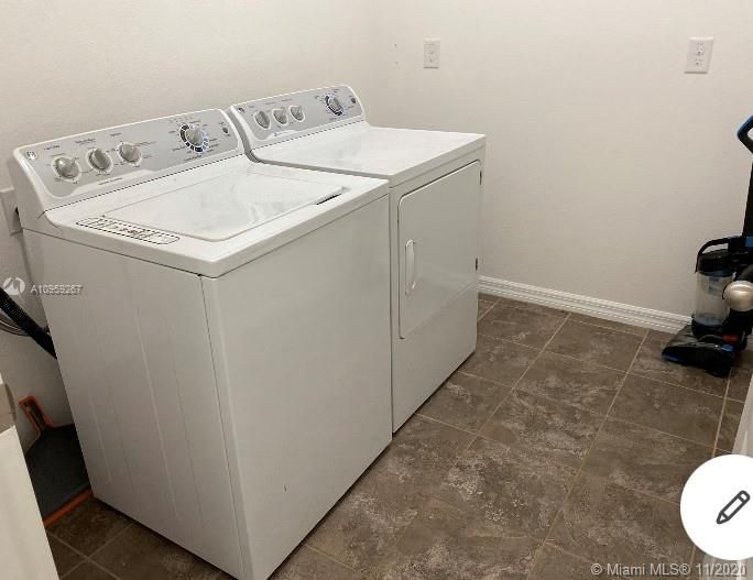 Recently Sold: $290,000 (4 beds, 2 baths, 2576 Square Feet)