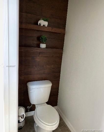 Recently Sold: $290,000 (4 beds, 2 baths, 2576 Square Feet)