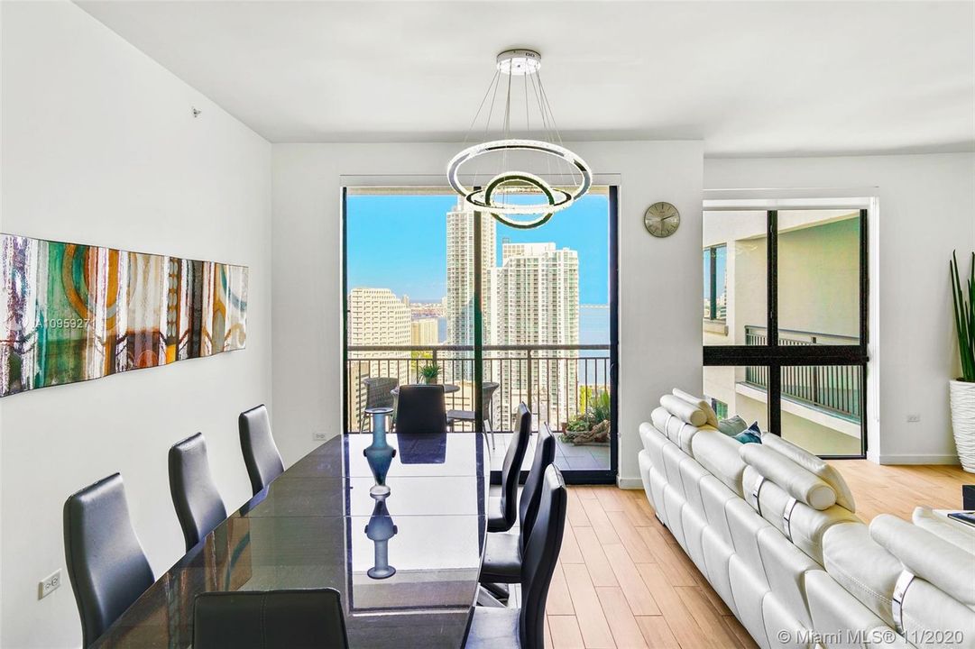 Corner unit | Eastern views | 2 balconies | 3bed | 3bath