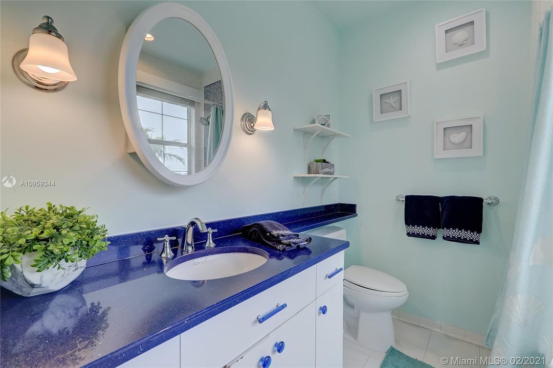 Recently Sold: $2,100,000 (5 beds, 4 baths, 5034 Square Feet)
