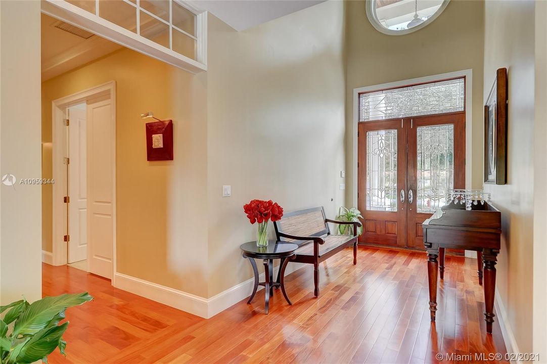 Recently Sold: $2,100,000 (5 beds, 4 baths, 5034 Square Feet)