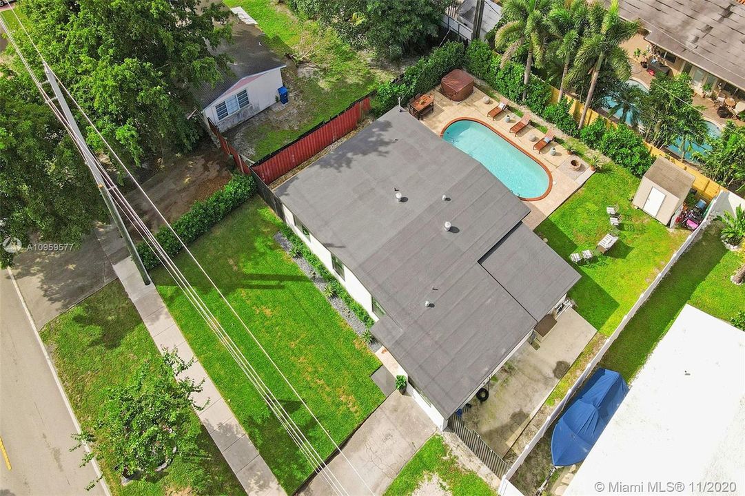 Недавно продано: $499,000 (4 спален, 2 ванн, 1767 Квадратных фут)