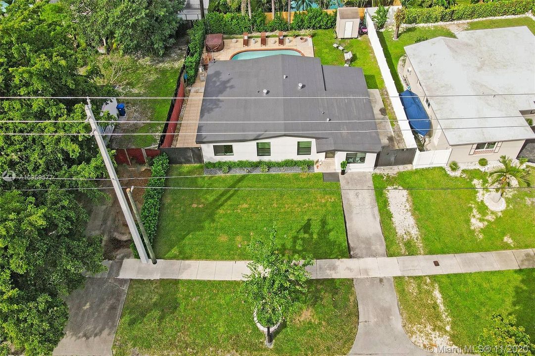 Недавно продано: $499,000 (4 спален, 2 ванн, 1767 Квадратных фут)