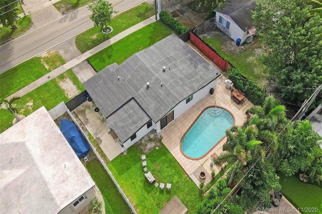 Недавно продано: $499,000 (4 спален, 2 ванн, 1767 Квадратных фут)