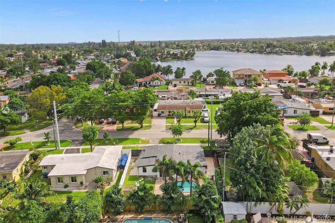 Недавно продано: $499,000 (4 спален, 2 ванн, 1767 Квадратных фут)