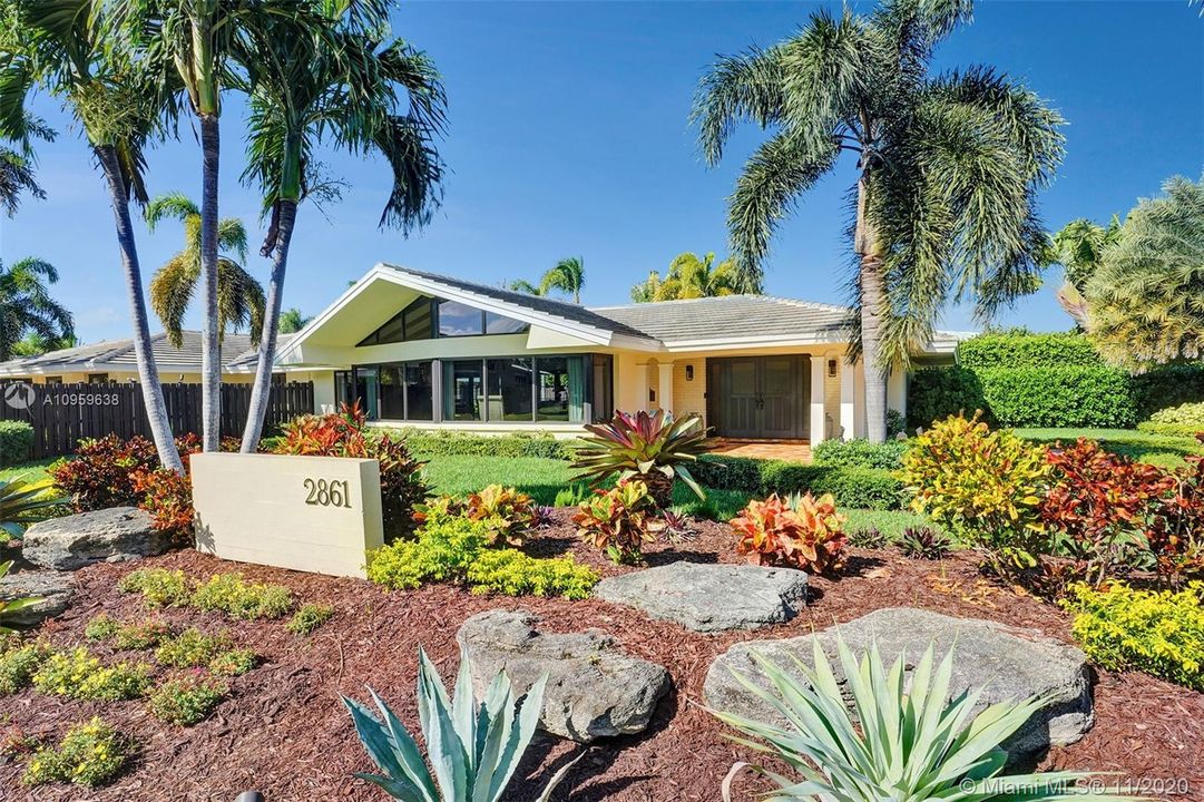 Recently Sold: $1,500,000 (3 beds, 3 baths, 3205 Square Feet)