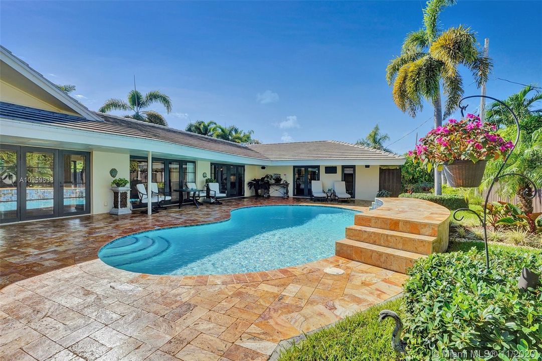 Recently Sold: $1,500,000 (3 beds, 3 baths, 3205 Square Feet)