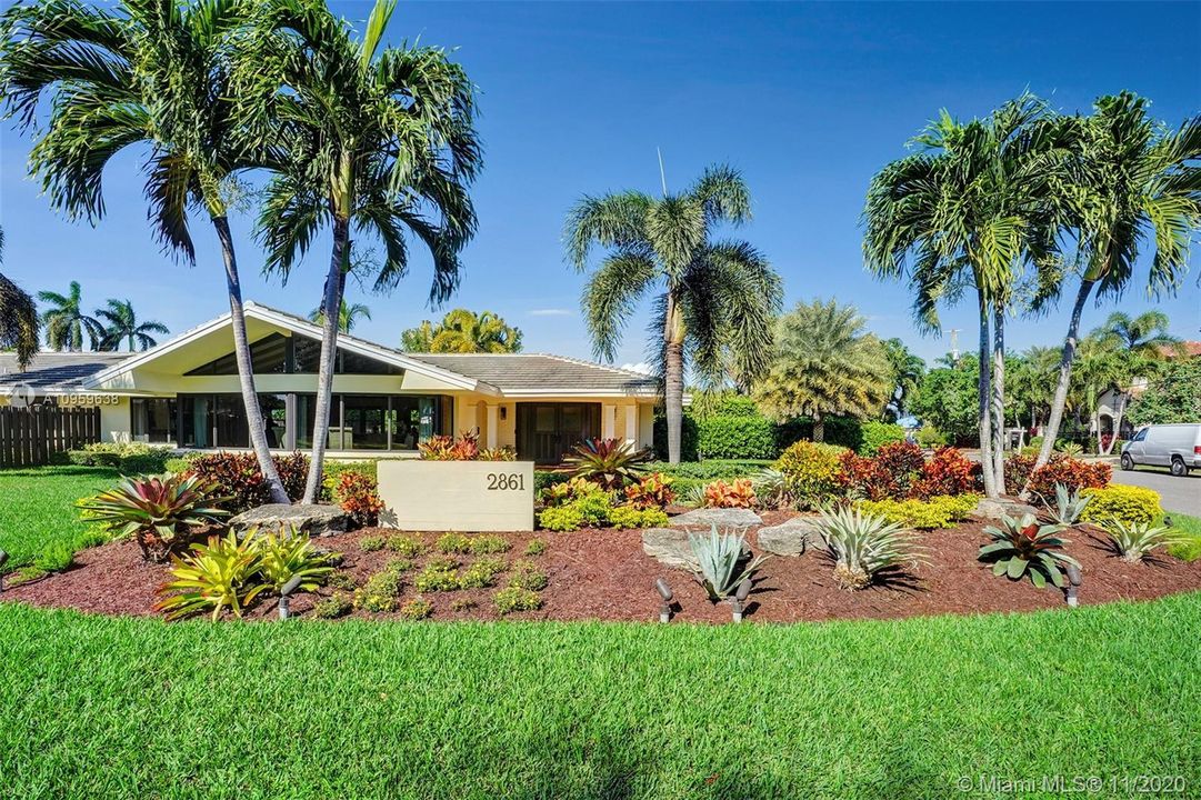Recently Sold: $1,500,000 (3 beds, 3 baths, 3205 Square Feet)