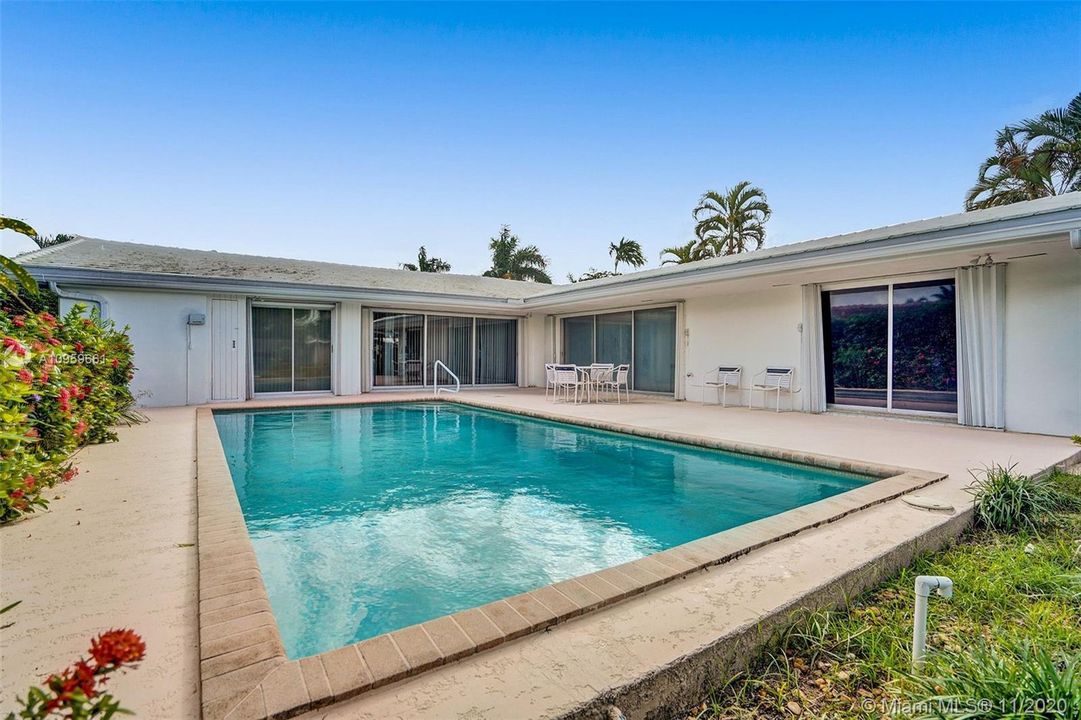 Recently Sold: $1,399,000 (3 beds, 2 baths, 2260 Square Feet)