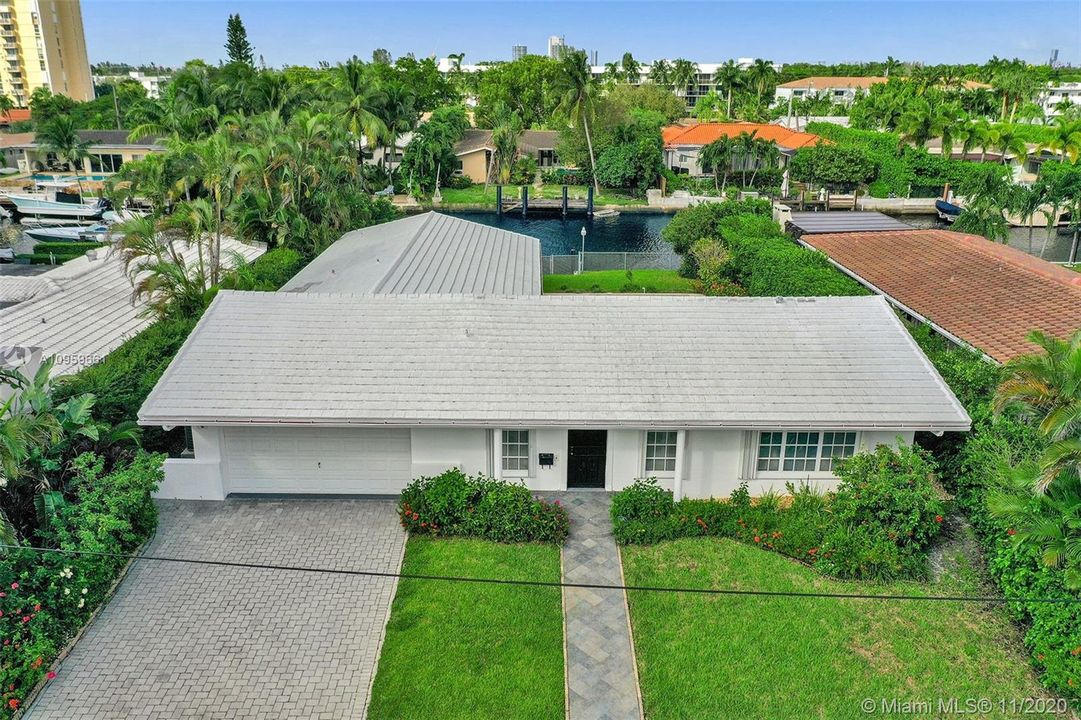 Recently Sold: $1,399,000 (3 beds, 2 baths, 2260 Square Feet)
