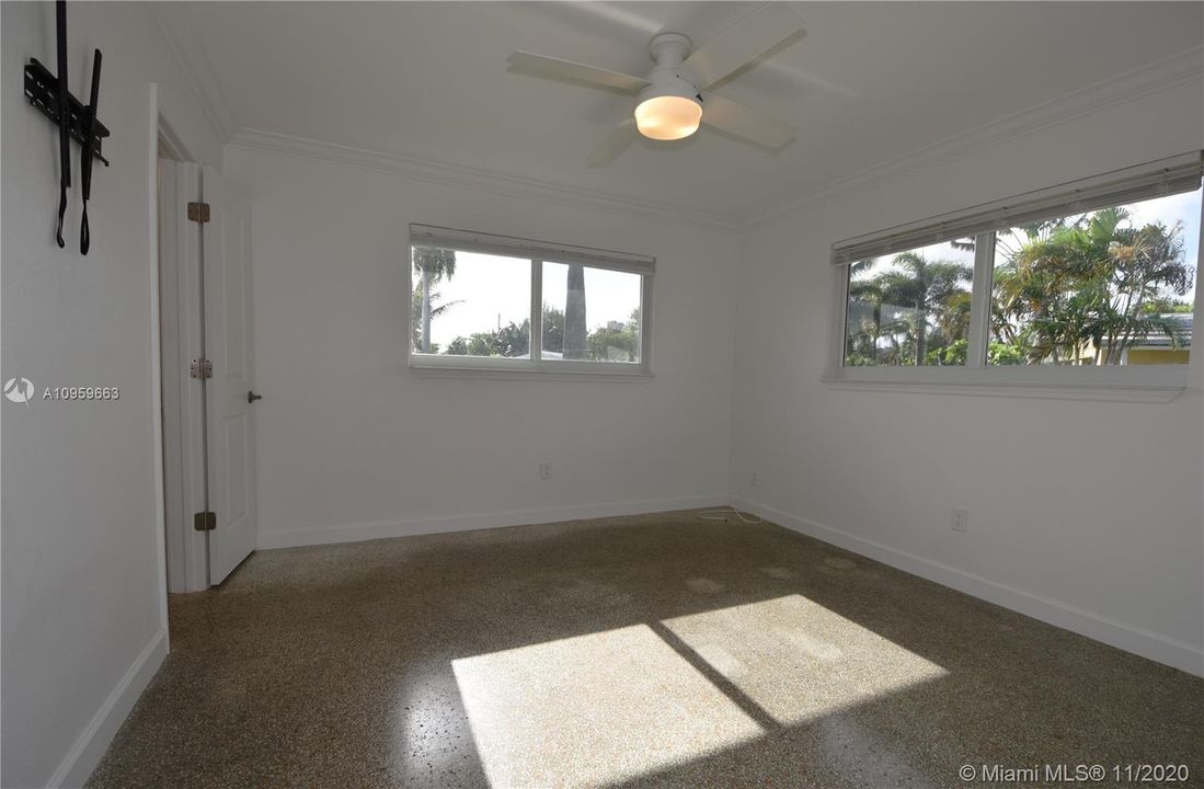 Recientemente alquilado: $1,900 (2 camas, 2 baños, 1100 Pies cuadrados)