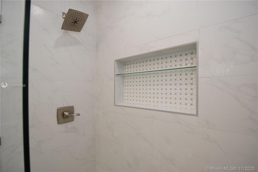 Recientemente alquilado: $1,900 (2 camas, 2 baños, 1100 Pies cuadrados)