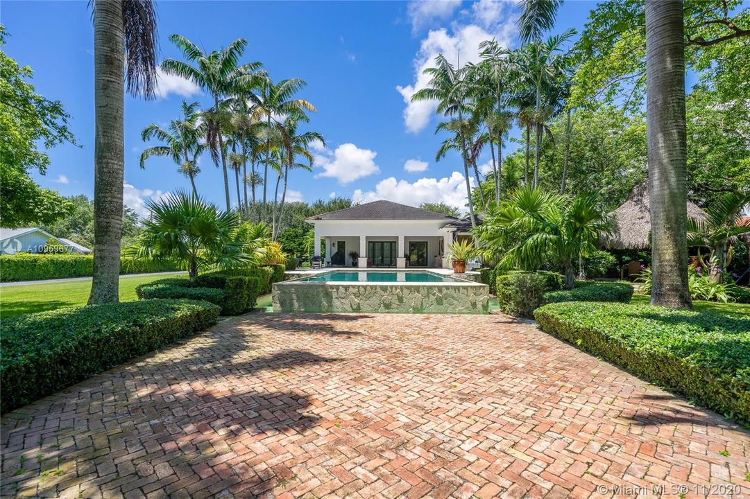 Recently Sold: $1,350,000 (4 beds, 3 baths, 3026 Square Feet)