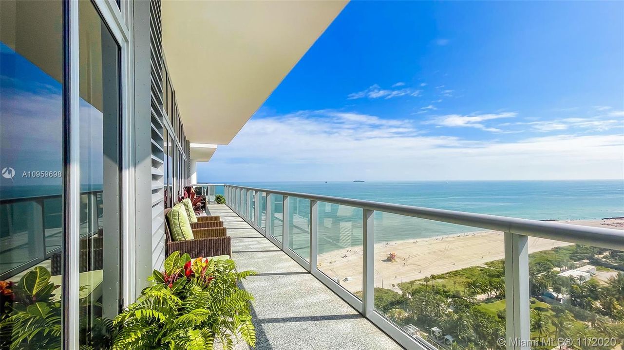Vendido Recientemente: $14,900,000 (4 camas, 4 baños, 3911 Pies cuadrados)