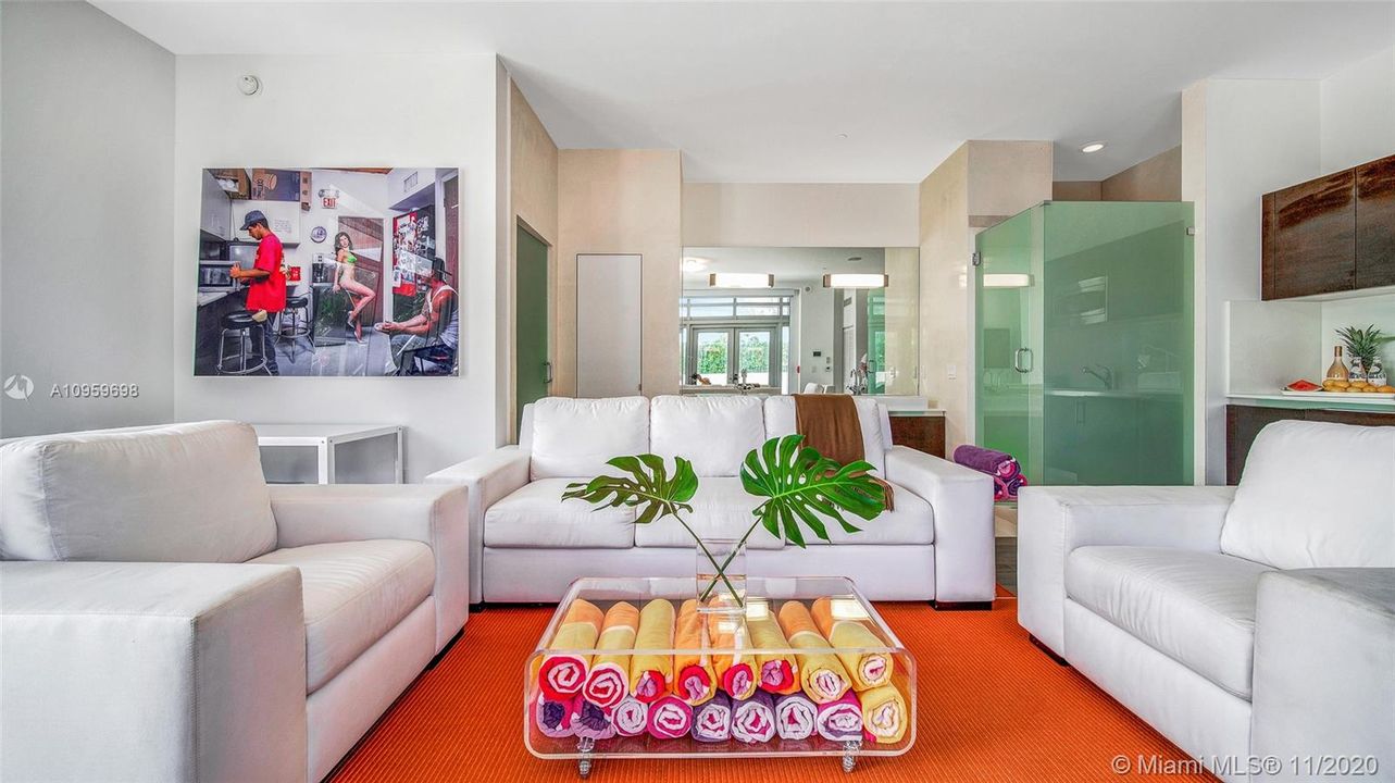 Vendido Recientemente: $14,900,000 (4 camas, 4 baños, 3911 Pies cuadrados)