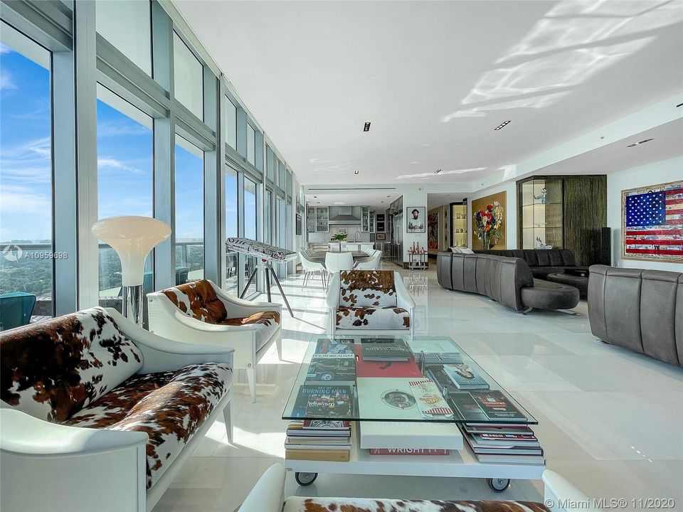 Vendido Recientemente: $14,900,000 (4 camas, 4 baños, 3911 Pies cuadrados)