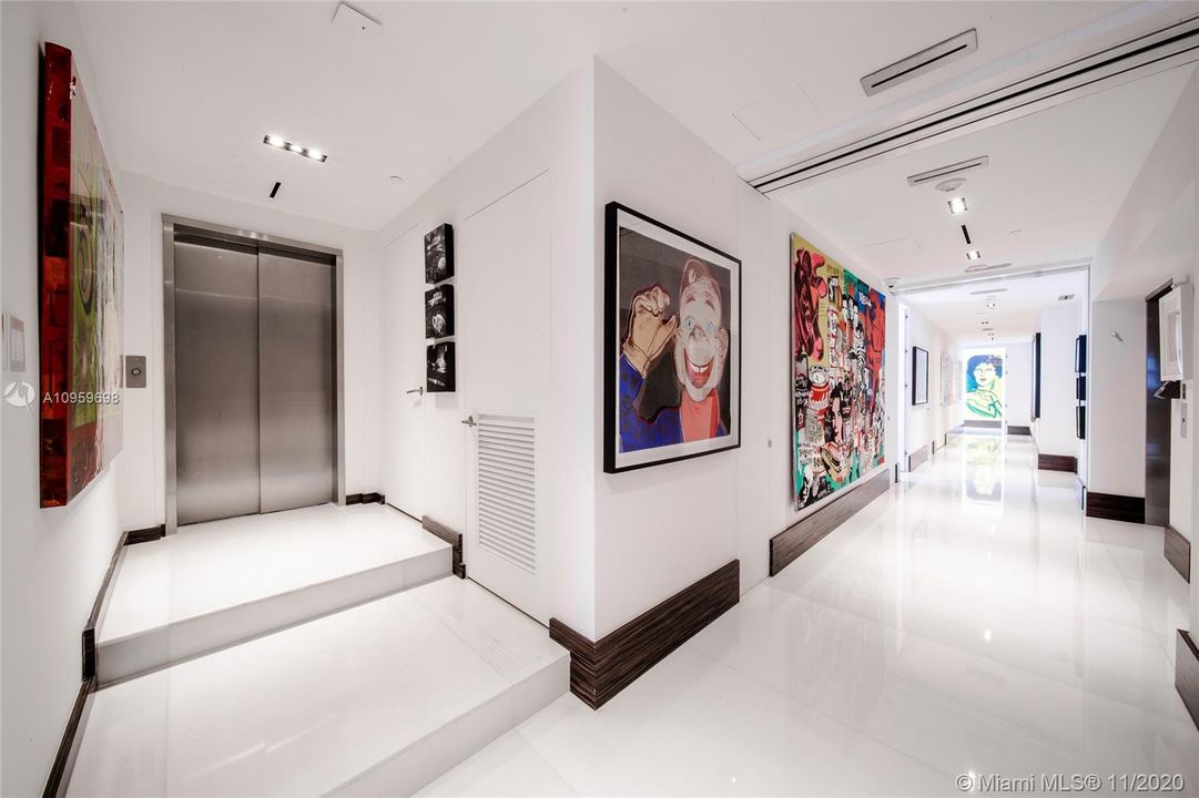 Vendido Recientemente: $14,900,000 (4 camas, 4 baños, 3911 Pies cuadrados)
