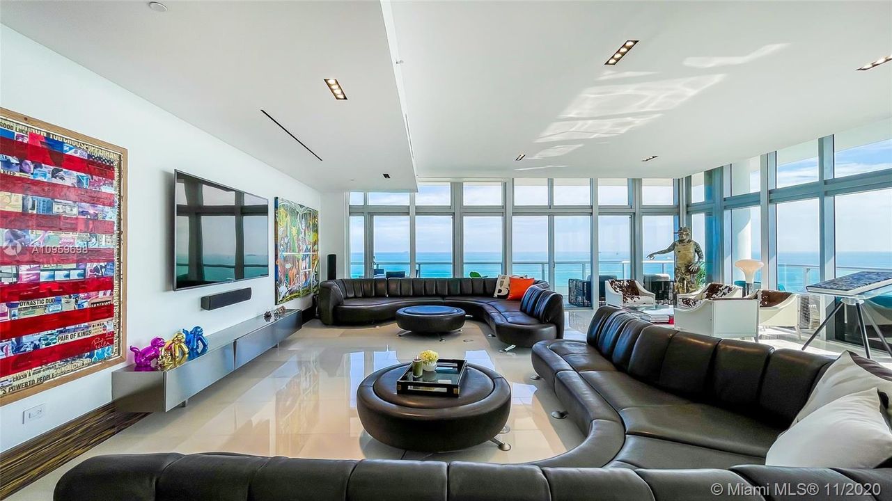 Vendido Recientemente: $14,900,000 (4 camas, 4 baños, 3911 Pies cuadrados)