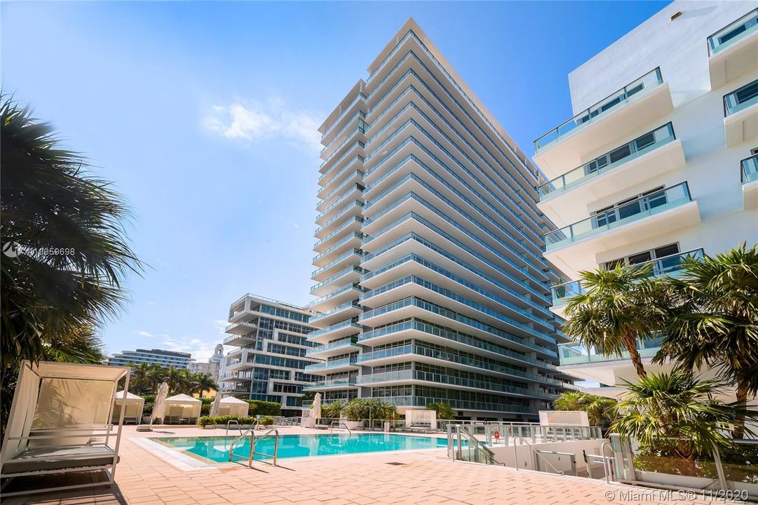 Vendido Recientemente: $14,900,000 (4 camas, 4 baños, 3911 Pies cuadrados)