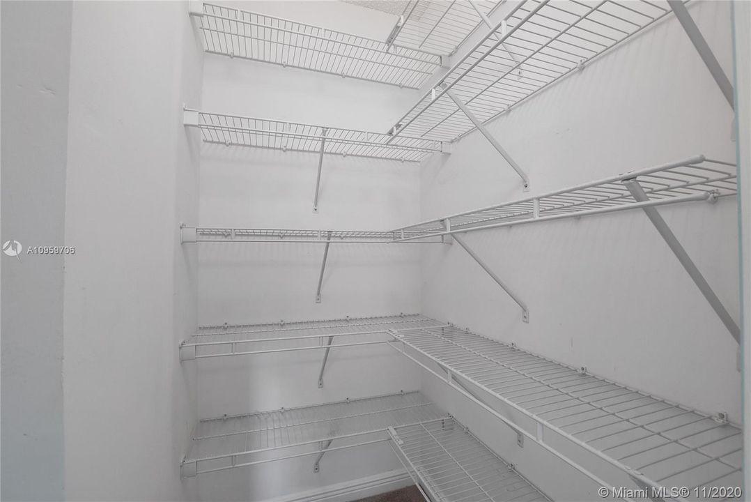 Недавно продано: $389,900 (3 спален, 2 ванн, 2003 Квадратных фут)