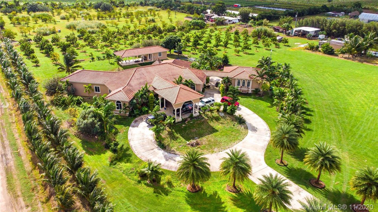 Recently Sold: $1,444,000 (7 beds, 5 baths, 5172 Square Feet)