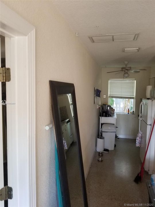 Recientemente alquilado: $1,300 (1 camas, 1 baños, 700 Pies cuadrados)