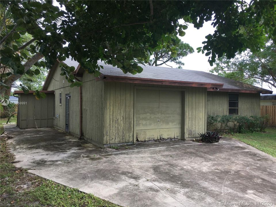 Recently Sold: $189,900 (2 beds, 2 baths, 1008 Square Feet)