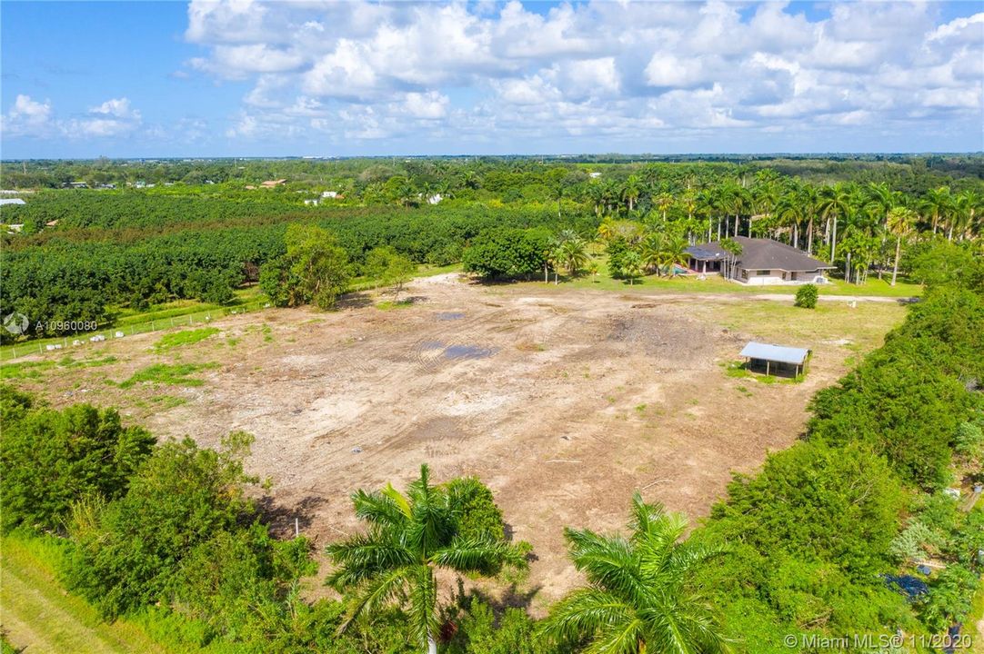 Vendido Recientemente: $599,900 (5 camas, 4 baños, 5080 Pies cuadrados)