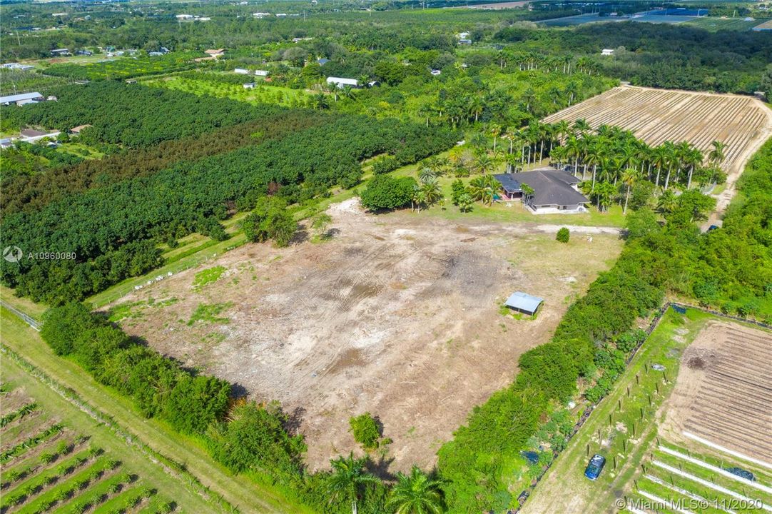Vendido Recientemente: $599,900 (5 camas, 4 baños, 5080 Pies cuadrados)