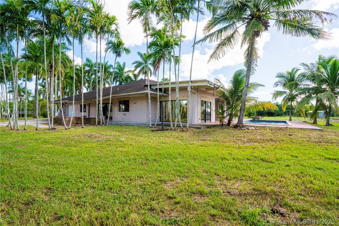 Vendido Recientemente: $599,900 (5 camas, 4 baños, 5080 Pies cuadrados)