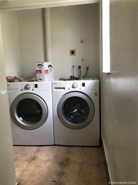 Vendido Recientemente: $190,000 (3 camas, 2 baños, 1620 Pies cuadrados)