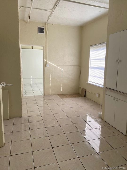 Recently Rented: $1,100 (2 beds, 1 baths, 5668 Square Feet)