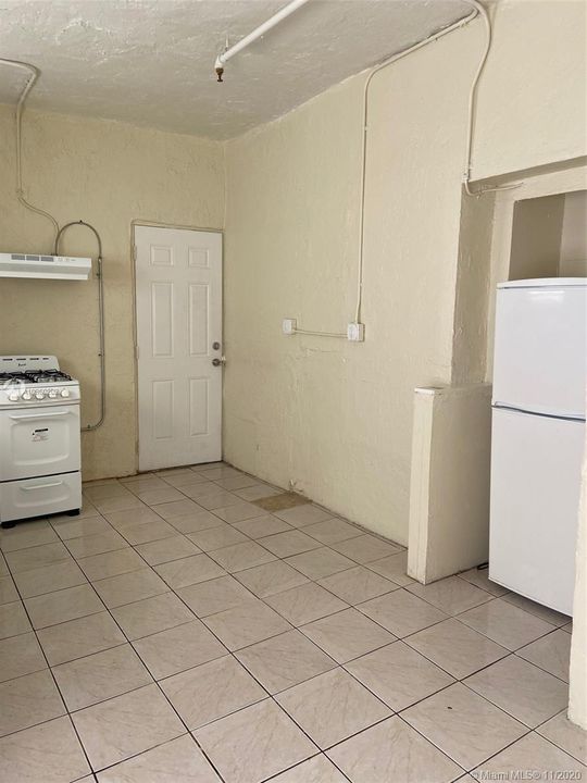 Recently Rented: $1,100 (2 beds, 1 baths, 5668 Square Feet)