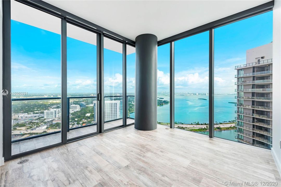 Vendido Recientemente: $2,100,000 (4 camas, 5 baños, 3182 Pies cuadrados)