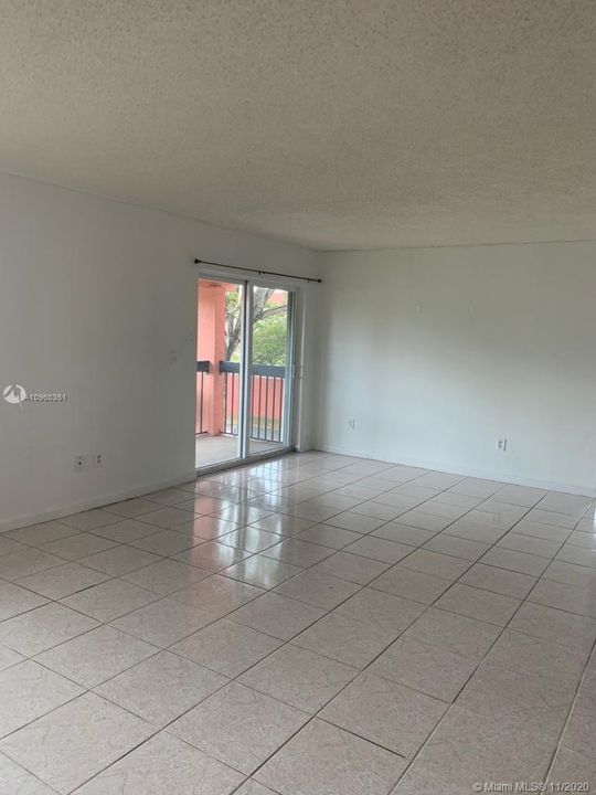 Vendido Recientemente: $127,700 (2 camas, 2 baños, 1000 Pies cuadrados)