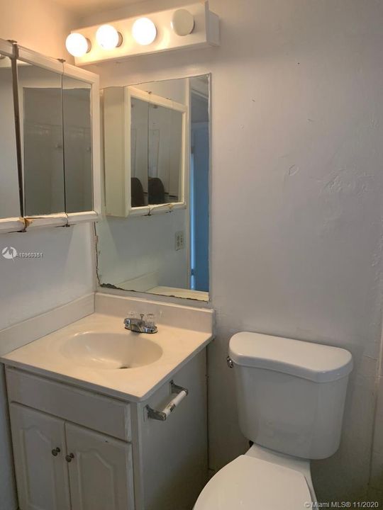 Vendido Recientemente: $127,700 (2 camas, 2 baños, 1000 Pies cuadrados)