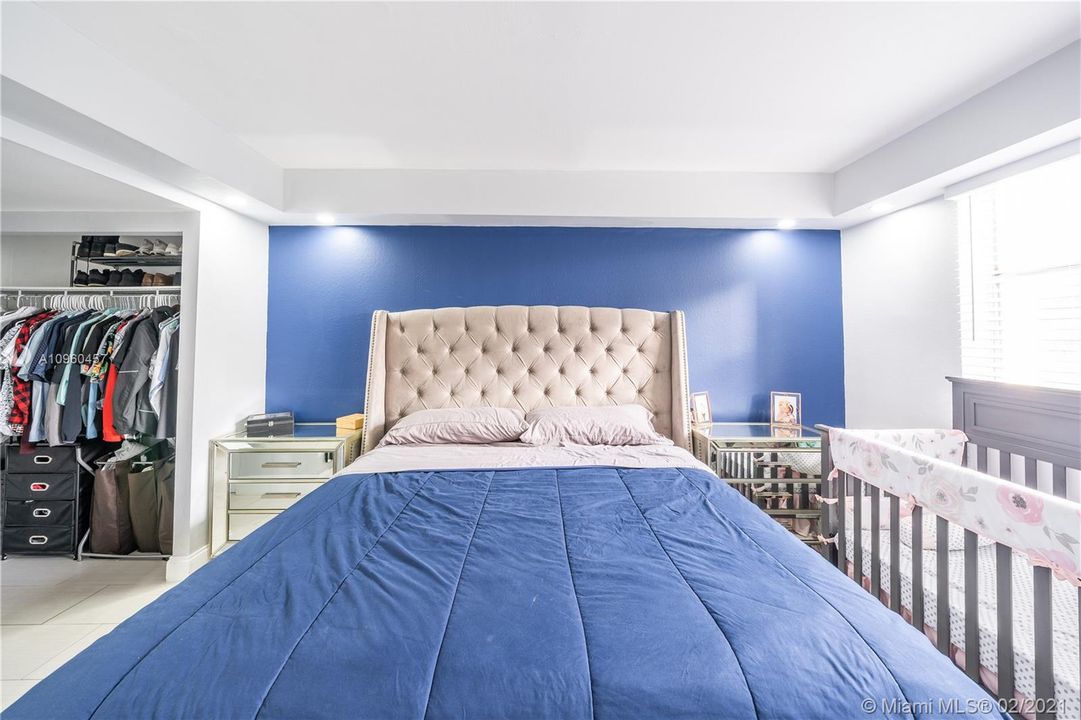 Recently Sold: $191,000 (2 beds, 2 baths, 902 Square Feet)