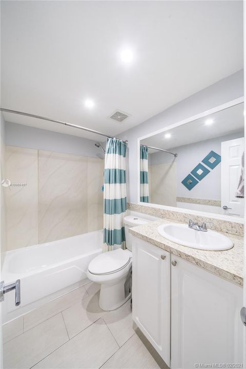 Recently Sold: $191,000 (2 beds, 2 baths, 902 Square Feet)