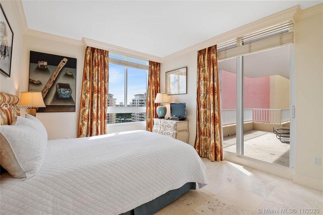 Recently Sold: $2,995,000 (4 beds, 3 baths, 2790 Square Feet)