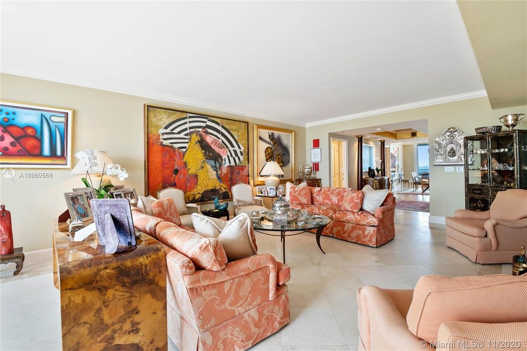 Recently Sold: $2,995,000 (4 beds, 3 baths, 2790 Square Feet)